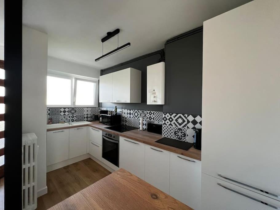 Ferienwohnung T2 Lumineux Refais A Neuf Avec Parking ! Lorient Exterior foto